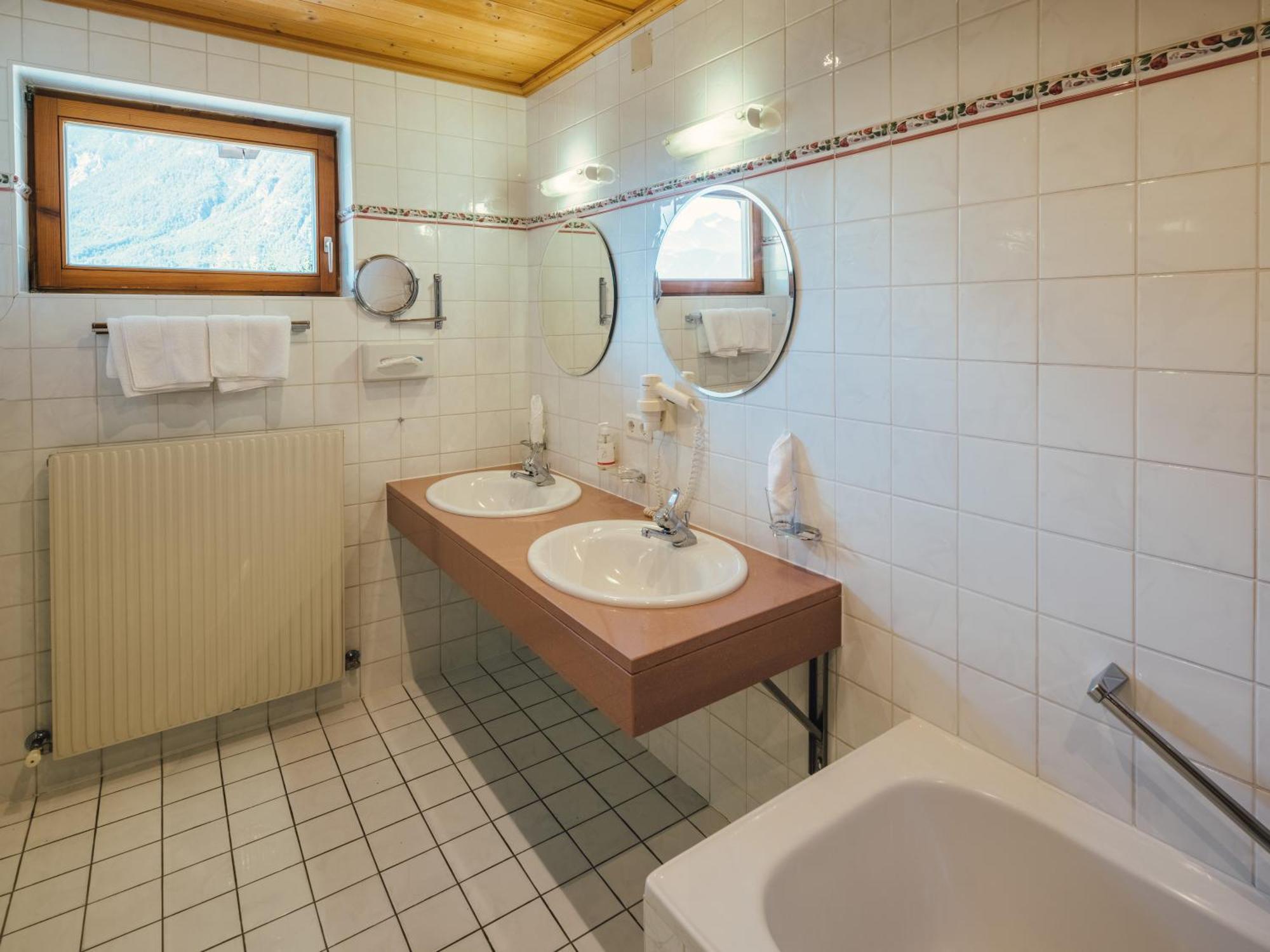 Huber Hotel Tramserhof Ландек Екстер'єр фото